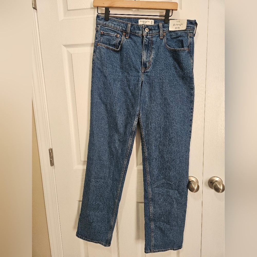 Abercrombie NWT Mid Rise Straight Jeans 10 Long